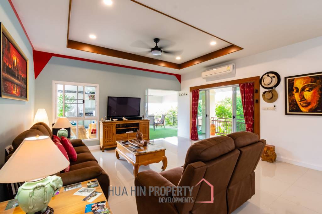EMERALD HEIGHTS VILLAGE : 4 Bed pool villa with large covered terrace and open view
