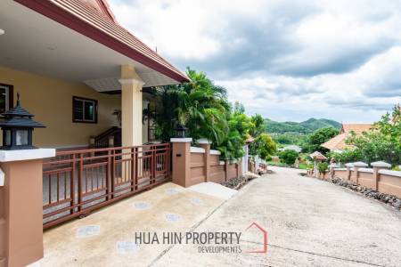 EMERALD HEIGHTS VILLAGE : 4 Bed pool villa with large covered terrace and open view