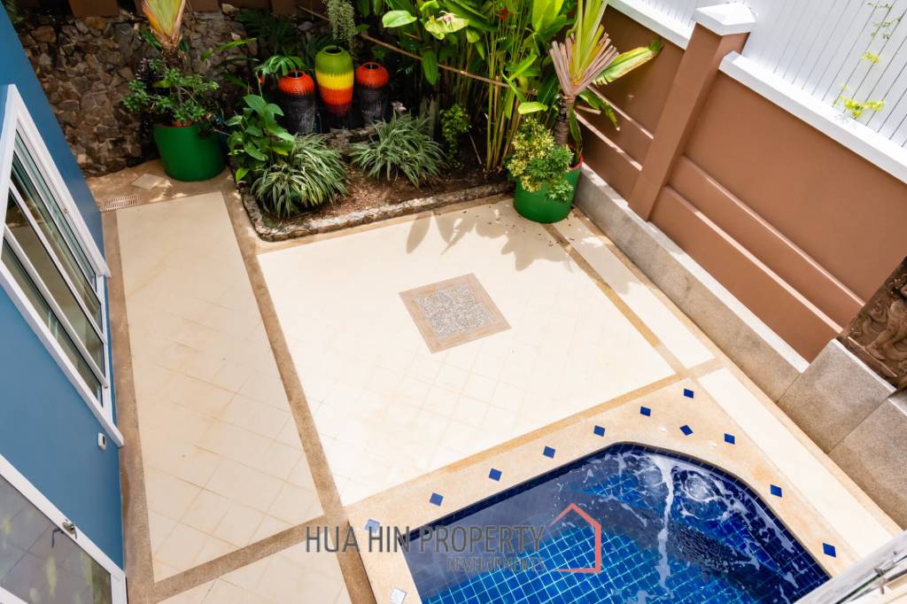 EMERALD HEIGHTS VILLAGE : 4 Bed pool villa with large covered terrace and open view