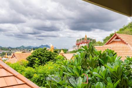 EMERALD HEIGHTS VILLAGE : 4 Bed pool villa with large covered terrace and open view