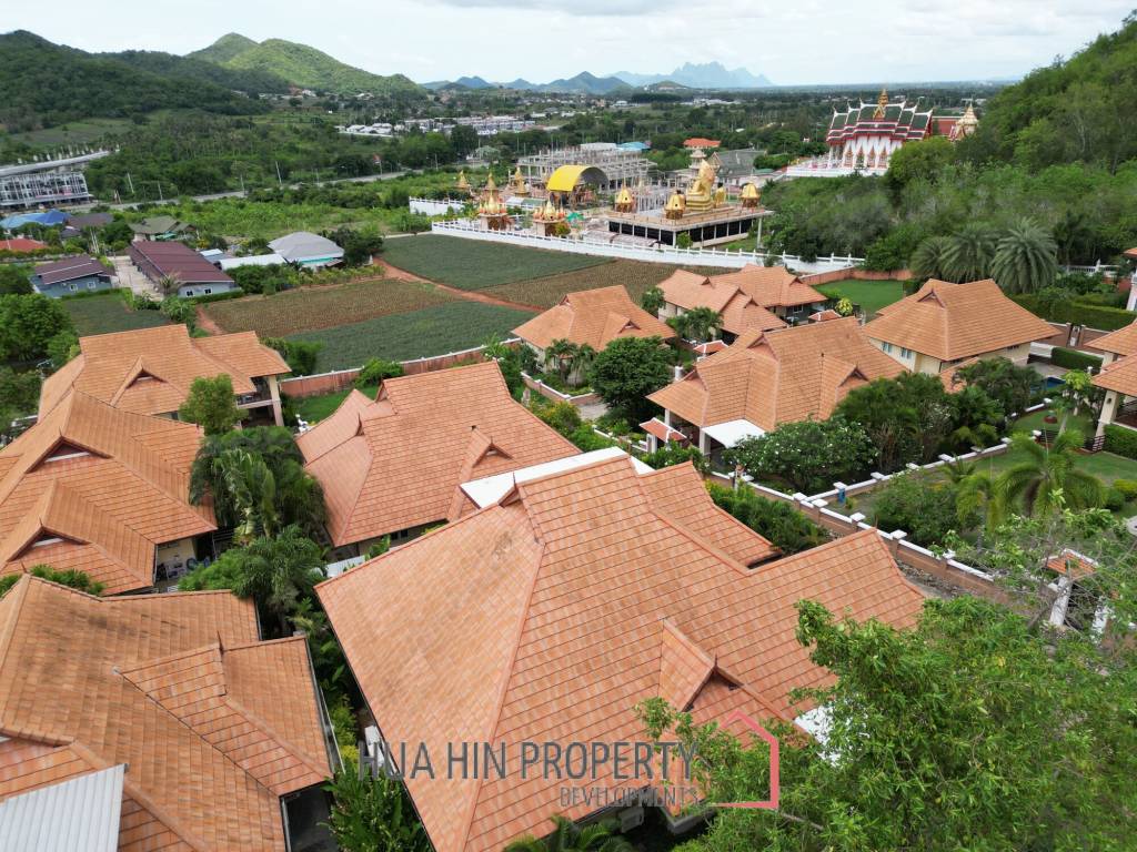 EMERALD HEIGHTS VILLAGE : 4 Bed pool villa with large covered terrace and open view