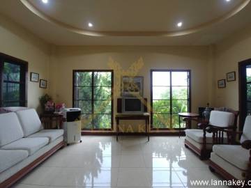 Foreign style house for rent