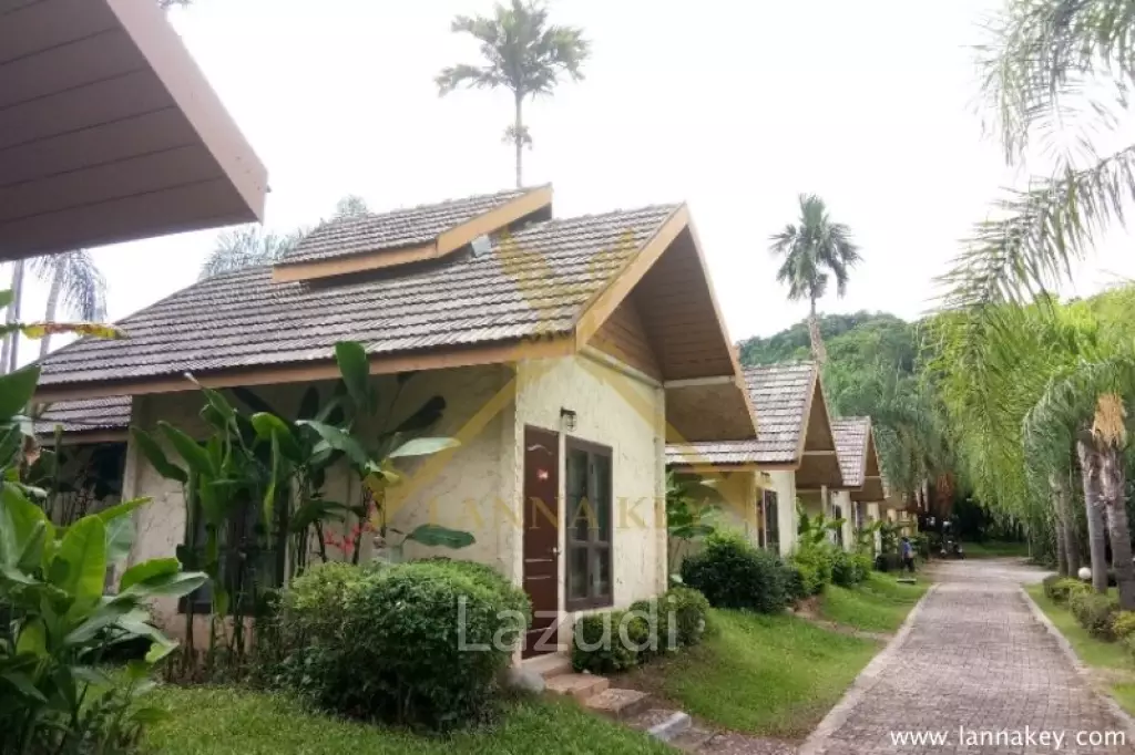 Large neat Resort in Mae Sai