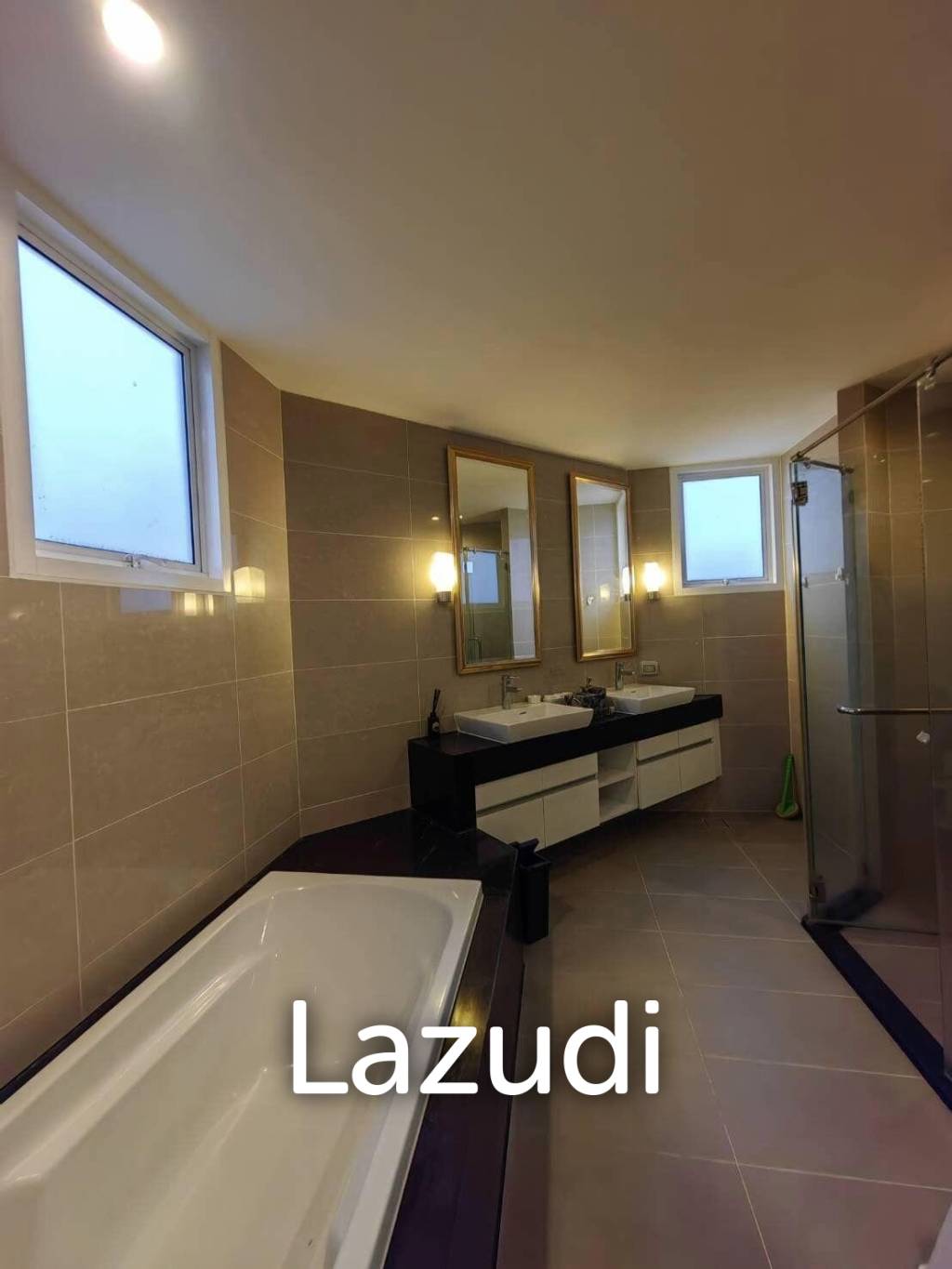 4 Bed 4 Bath 250 SQ.M Supalai Wellington 1
