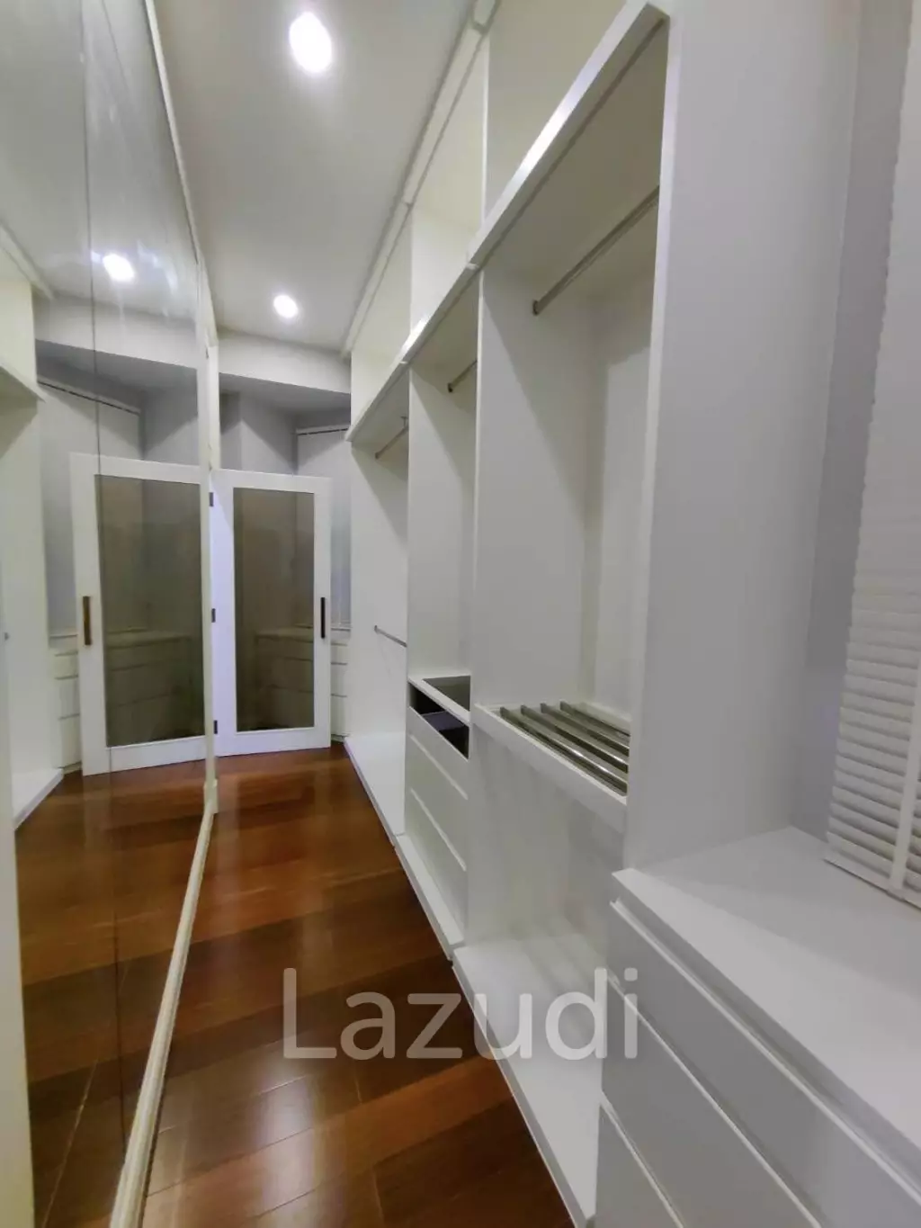4 Bed 4 Bath 250 SQ.M Supalai Wellington 1