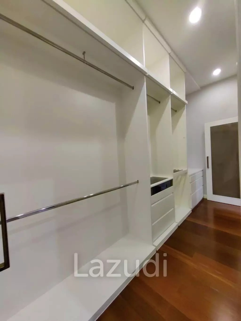 4 Bed 4 Bath 250 SQ.M Supalai Wellington 1