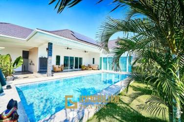 Aria 2: Pool Villa mit 3 Schlafzimmern und 3 Badezimmern