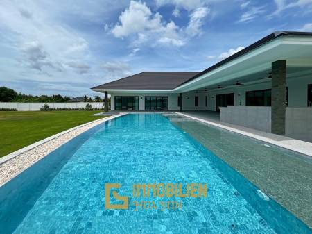 Amazing Quality, Modern 4 Bed Pool Villa with Mountain Views