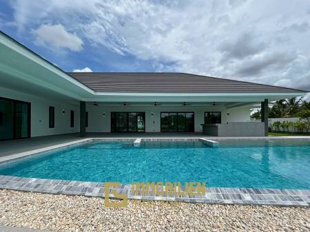 Amazing Quality, Modern 4 Bed Pool Villa with Mountain Views