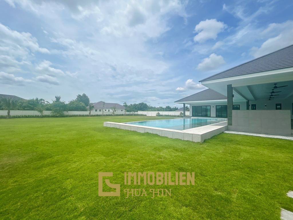 Amazing Quality, Modern 4 Bed Pool Villa with Mountain Views