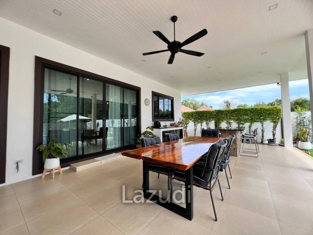 4 Beds 4 Baths 328 SQ.M. Pool Villa in Huay Yai