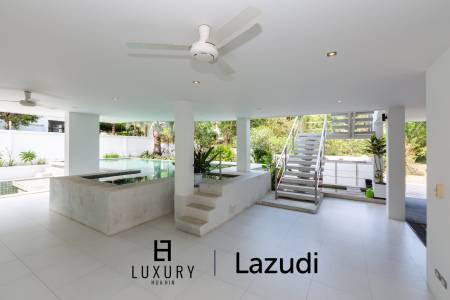 Modern 4 Bedroom Pool Villa Close to Town