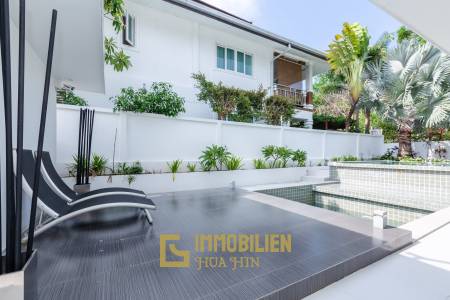 Modern 4 Bedroom Pool Villa Close to Town