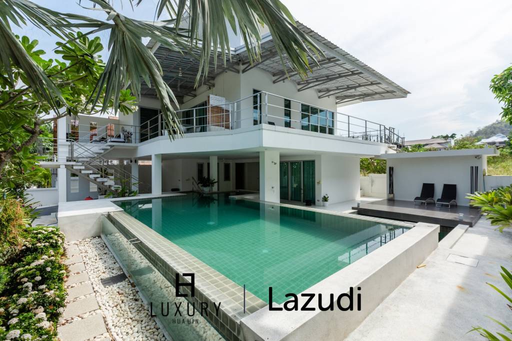 Modern 4 Bedroom Pool Villa Close to Town