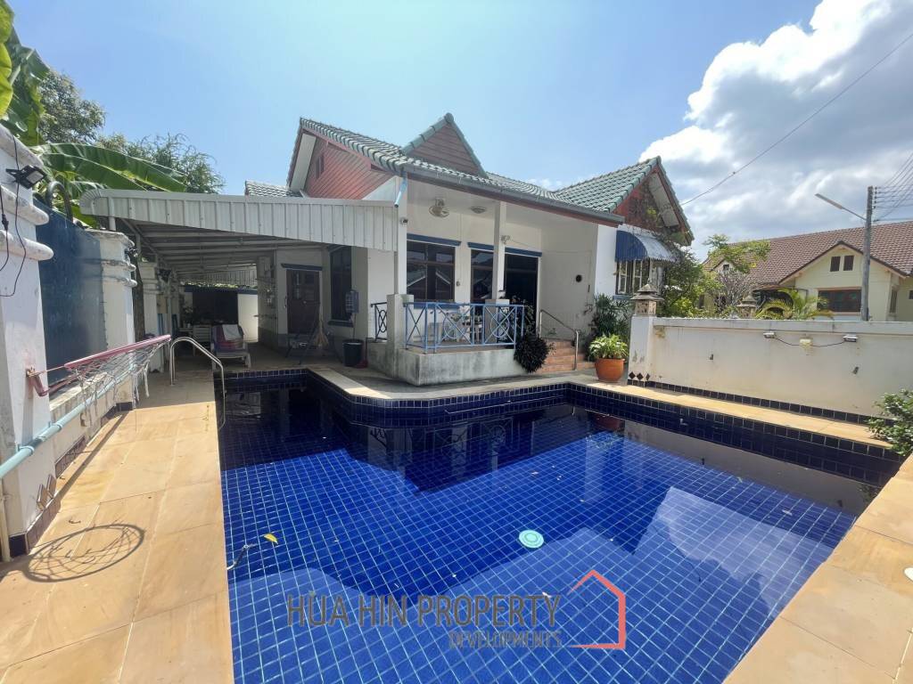 3 Bedroom House with Pool