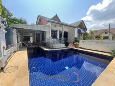 3 Bedroom House with Pool