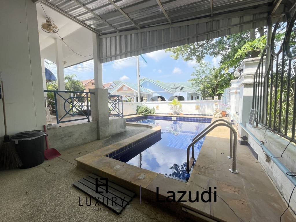 3 Bedroom House with Pool