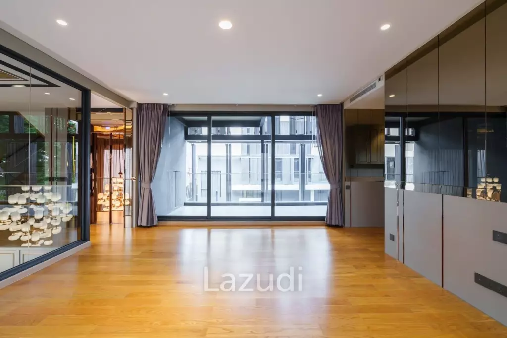 4 Bed 4 Bath 595 SQ.M  The Urban Reserve Rama 9-Motorway