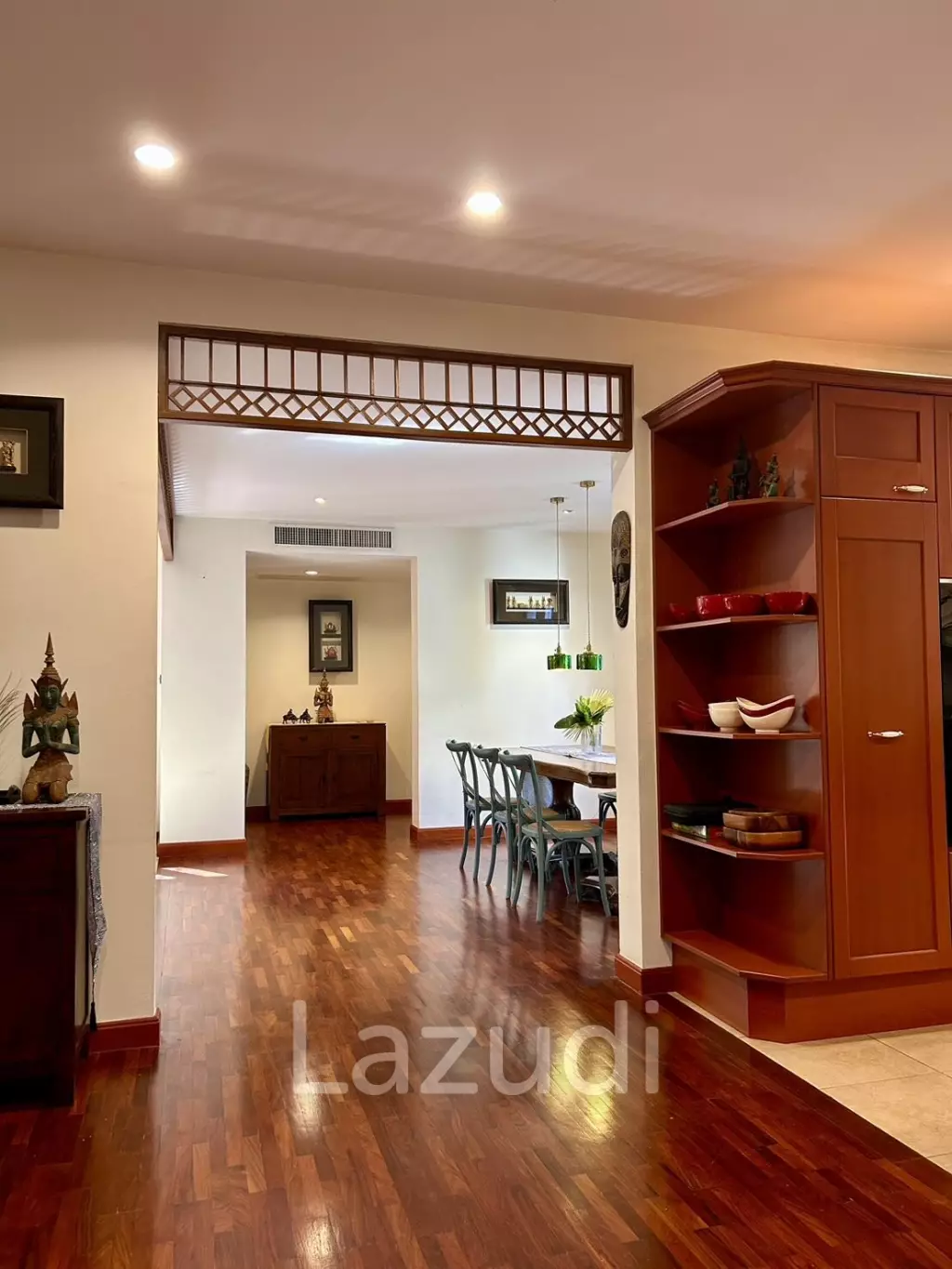 Stunning 3 beds 3 baths hillside Villa with Seaview