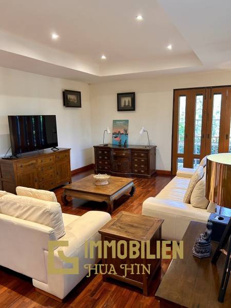 Stunning 3 beds 3 baths hillside Villa with Seaview