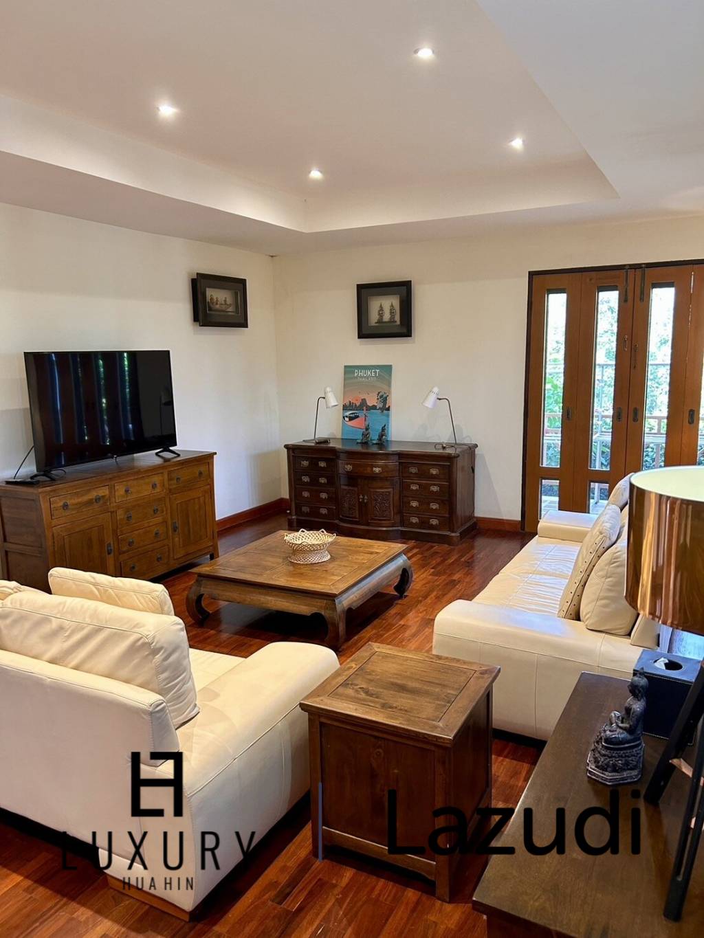 Stunning 3 beds 3 baths hillside Villa with Seaview