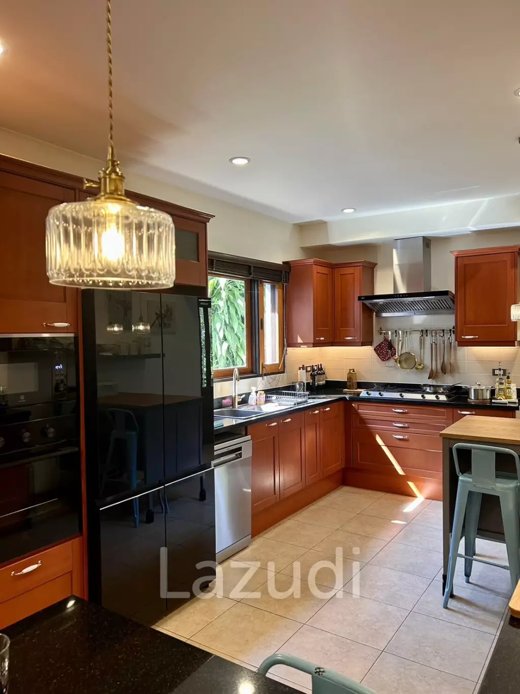 Stunning 3 beds 3 baths hillside Villa with Seaview