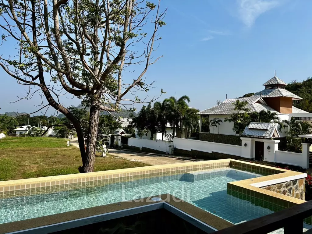 Stunning 3 beds 3 baths hillside Villa with Seaview