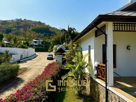 Stunning 3 beds 3 baths hillside Villa with Seaview