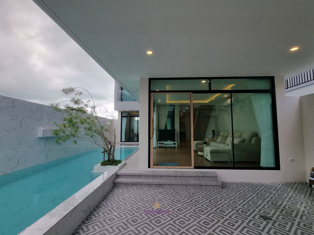 Brand New 3-Bedroom Pool Villa In Soi Suksan 2, Rawai