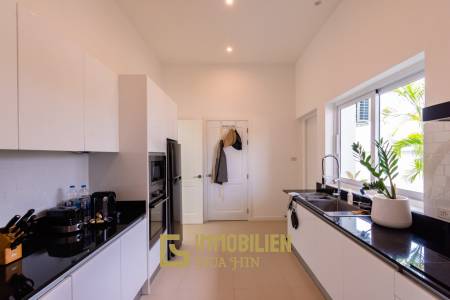 1,588 metro cuadrado 4 ` 5 Baño Villa de Venta