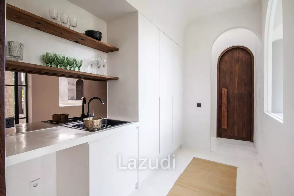 NEWLY BUILT MEDITERRANEAN-SPANISH STYLE VILLA MINUTES DRIVE TO BERAWA BEACH