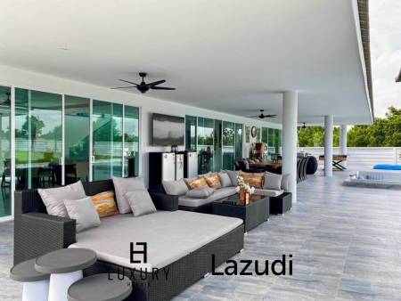 Black Mountain : Luxury 4 Bedroom Pool Villa