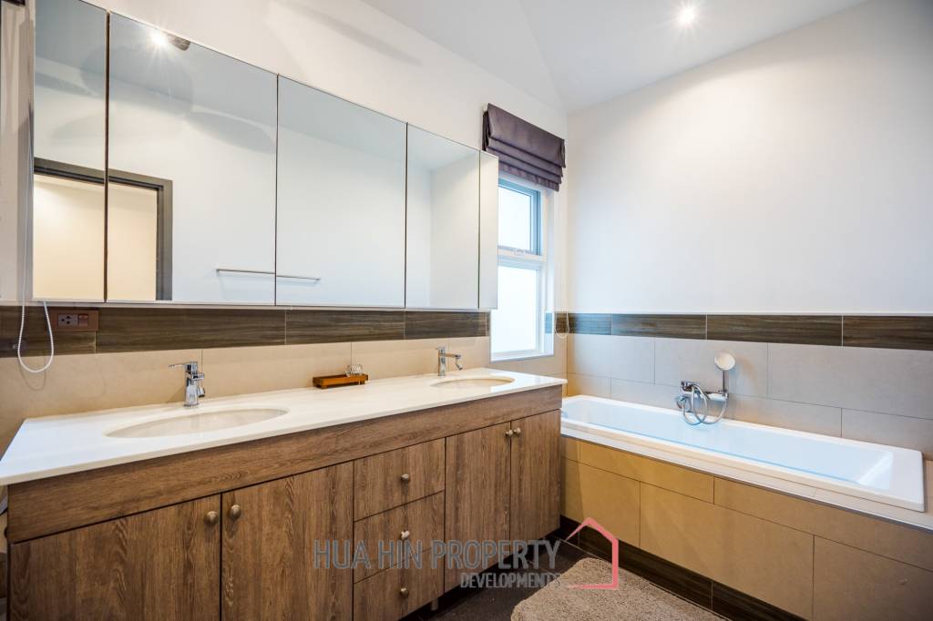 Mali Prestige : 3 Bedroom Pool Villa For Sale