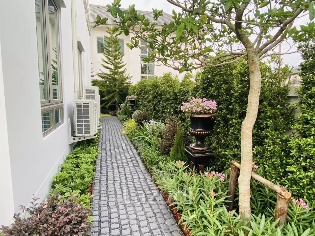 5 Bed 6 Bath 808 SQ.M Perfect Masterpiece Rama 9-Krungthep Kreetha