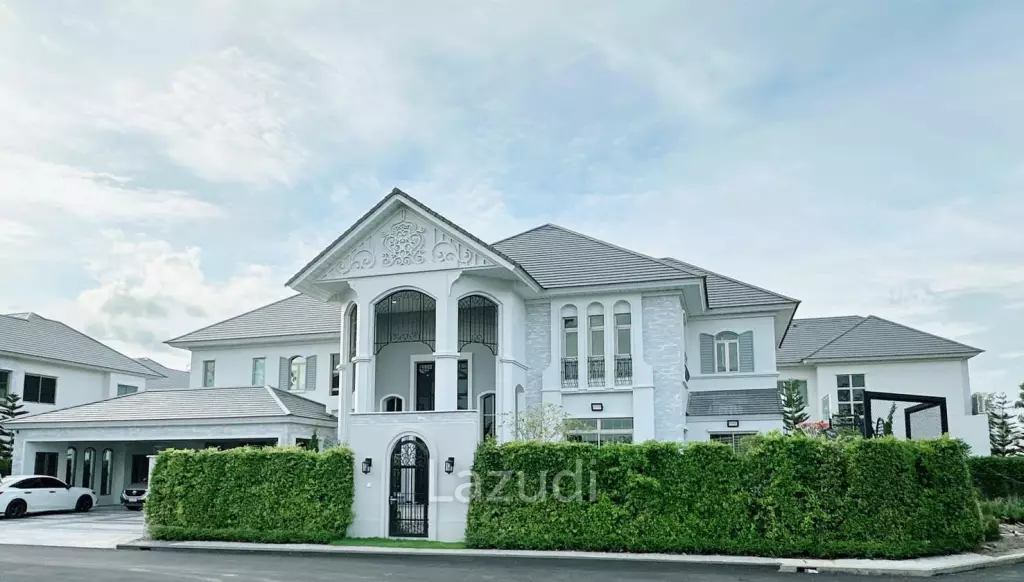 5 Bed 6 Bath 808 SQ.M Perfect Masterpiece Rama 9-Krungthep Kreetha