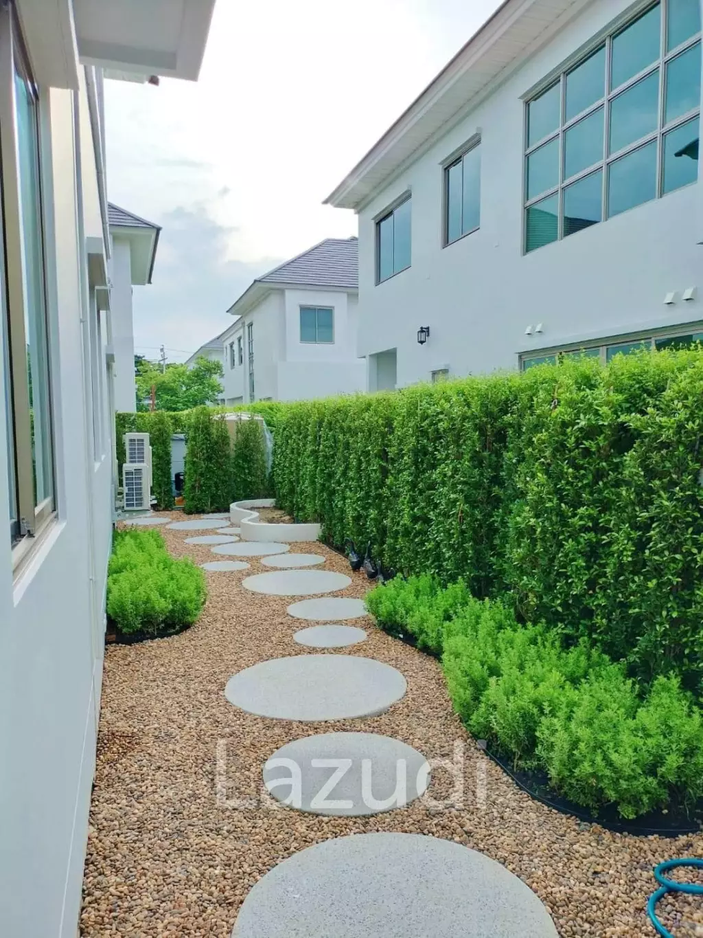 5 Bed 6 Bath 808 SQ.M Perfect Masterpiece Rama 9-Krungthep Kreetha