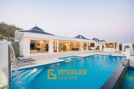 Falcon Hill: 4 beds 6 bath Luxury Pool Villas