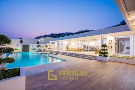 Falcon Hill: 4 beds 6 bath Luxury Pool Villas