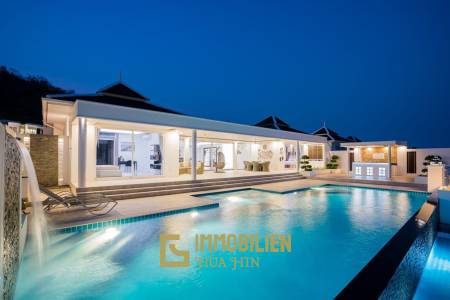 Falcon Hill: 4 beds 6 bath Luxury Pool Villas