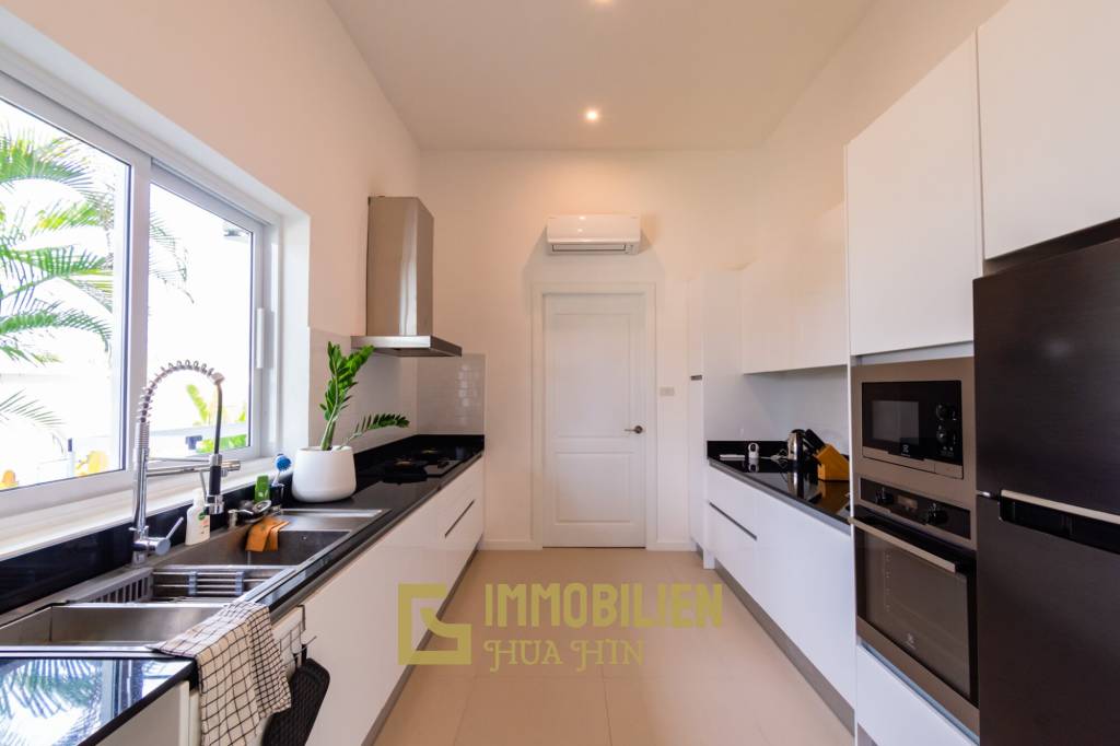 1,836 metro cuadrado 4 ` 5 Baño Villa de Venta