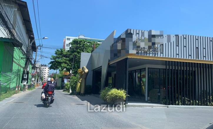 253 SQM Showroom Sukhumvit 76 Main Road BTS Bearing and Samrong