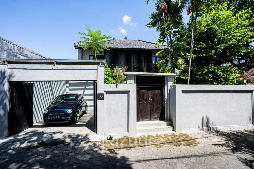 CONTEMPORARY VILLA IN KEROBOKAN WITH STRATEGIC LOCATION