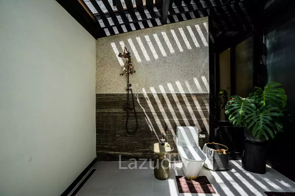 STYLISH VILLA IN KEROBOKAN WITH CONVENIENT ACCESS
