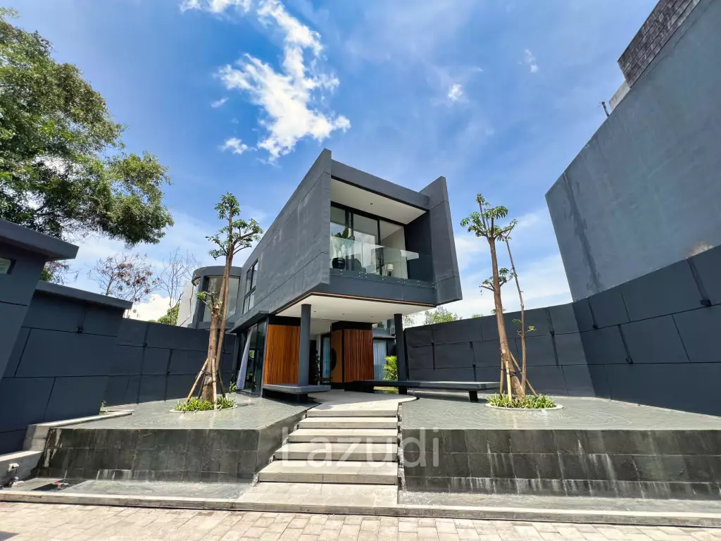 LUXURIOUS VILLA LIVING IN PERERENAN: A BEACHSIDE RETREAT