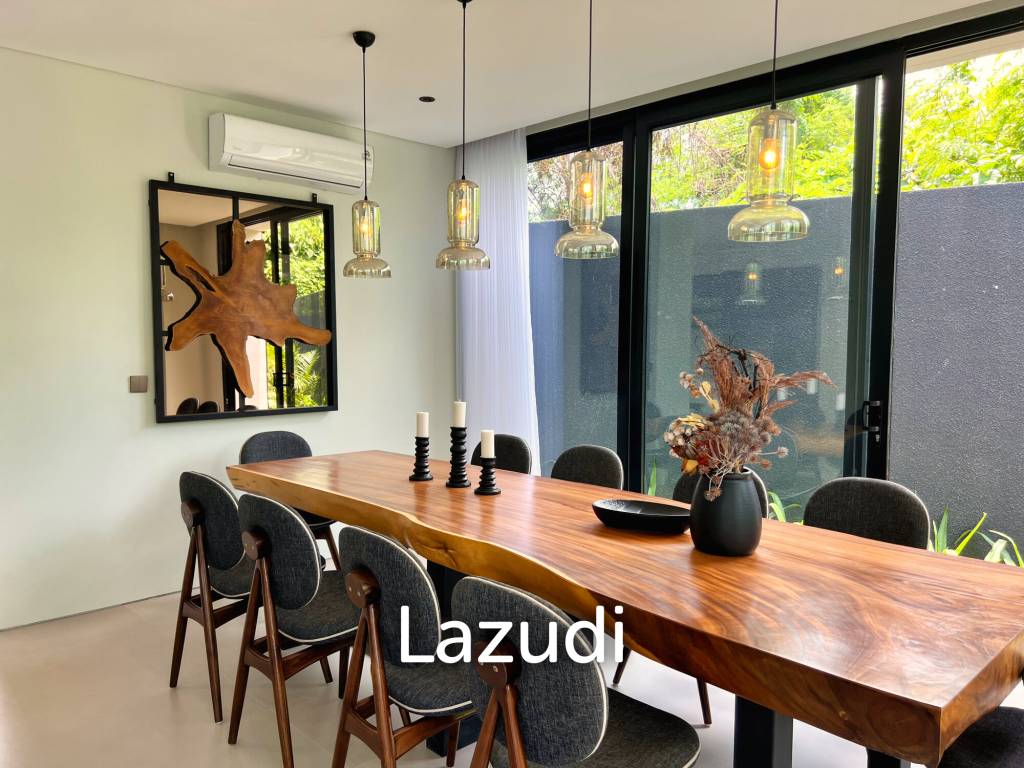 BEACHSIDE LUXURY: 5-BEDROOM FREEHOLD VILLA IN PERERENAN