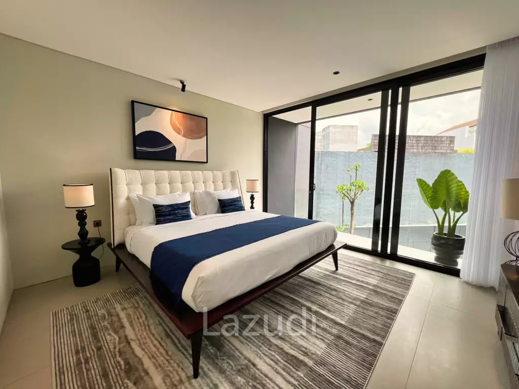 BEACHSIDE LUXURY: 5-BEDROOM FREEHOLD VILLA IN PERERENAN