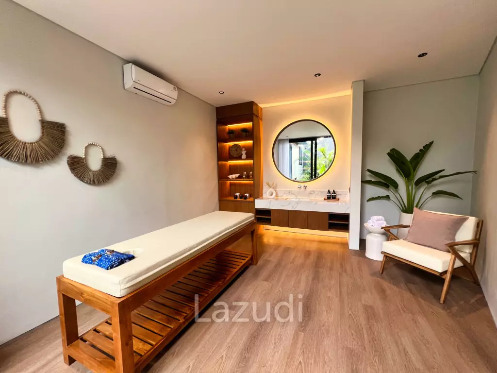 BEACHSIDE LUXURY: 5-BEDROOM FREEHOLD VILLA IN PERERENAN