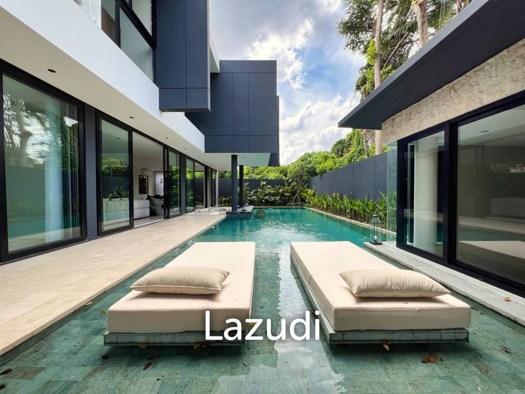 BEACHSIDE LUXURY: 5-BEDROOM FREEHOLD VILLA IN PERERENAN