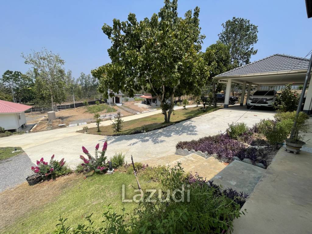 Pool villa on an impressively 6 Rai land plot and Fish Ponds