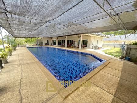 Solid pool villa on an impressively large plot